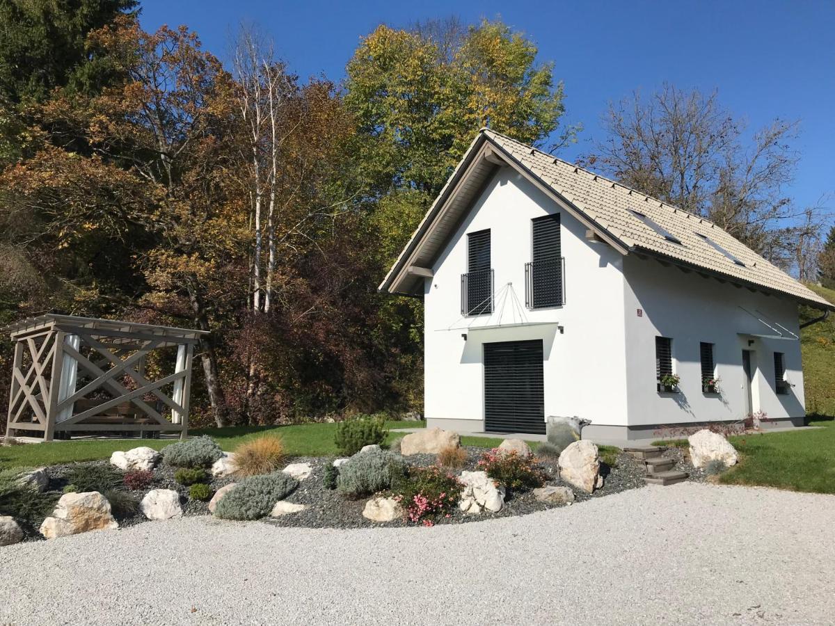 Ferienhaus Brand New House Luna